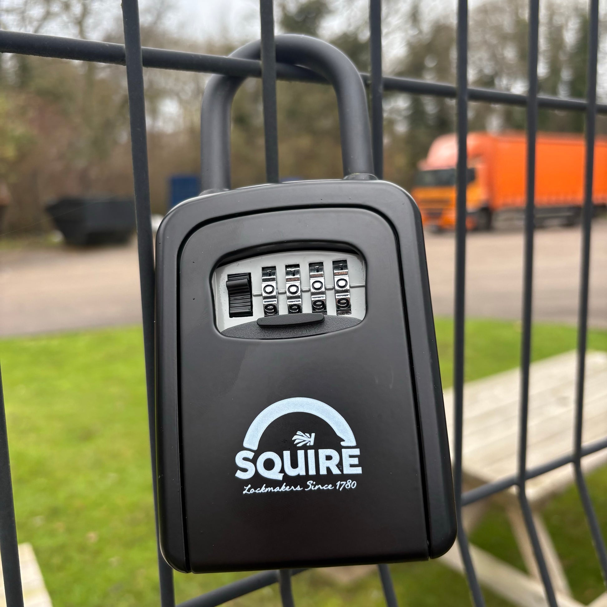 Squire KeyKeep 1PB Portable Combination Key Safe – 4-Digit Weatherproof Lock Box